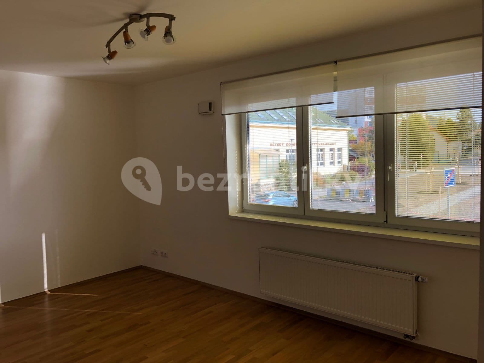 Prenájom bytu 3-izbový 95 m², U Včely, Praha, Praha Prenájom bytu 3-izbový 95 m², U Včely, Praha, Praha