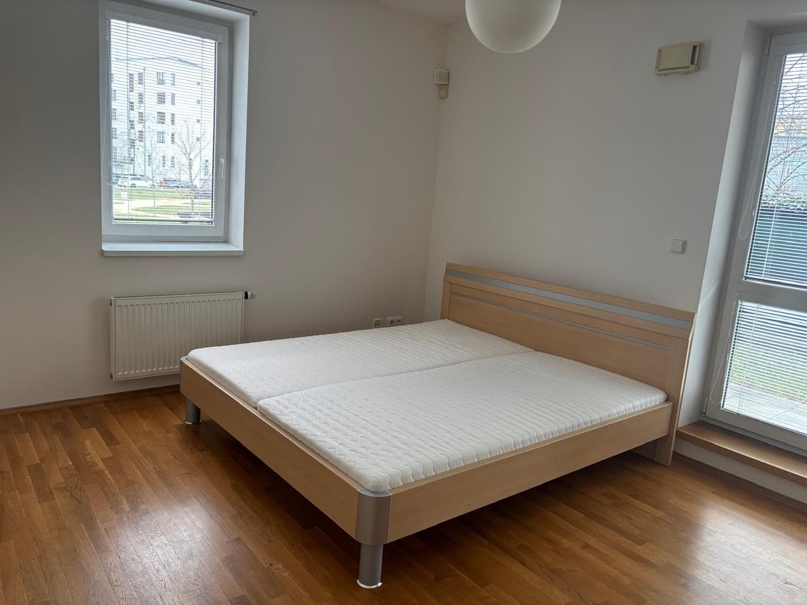 Prenájom bytu 3-izbový 95 m², U Včely, Praha, Praha Prenájom bytu 3-izbový 95 m², U Včely, Praha, Praha