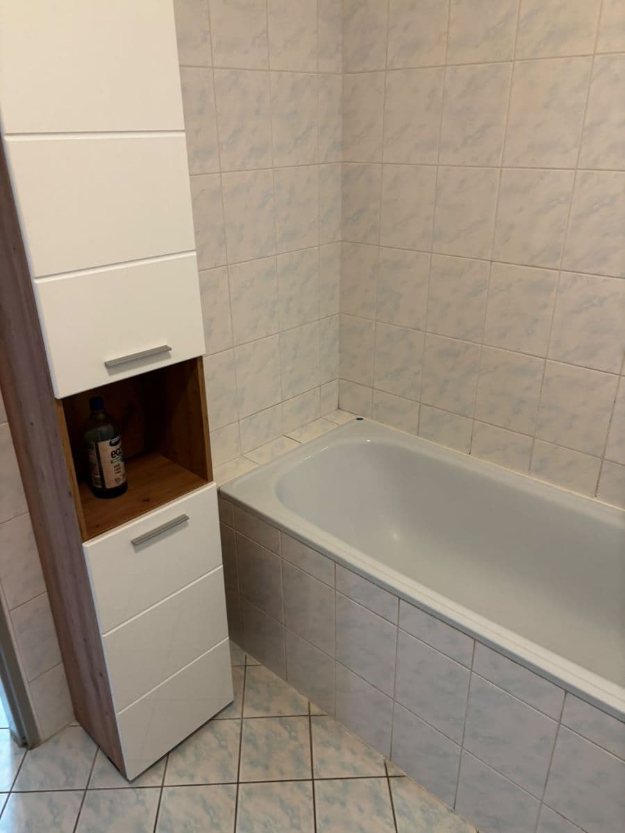 Prenájom bytu 3-izbový 65 m², Višňová, Milovice, Středočeský kraj Prenájom bytu 3-izbový 65 m², Višňová, Milovice, Středočeský kraj