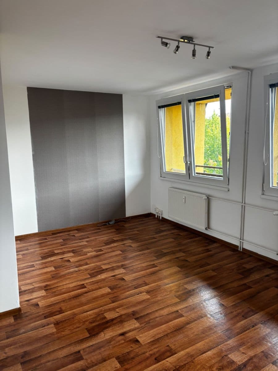 Prenájom bytu 3-izbový 65 m², Višňová, Milovice, Středočeský kraj Prenájom bytu 3-izbový 65 m², Višňová, Milovice, Středočeský kraj