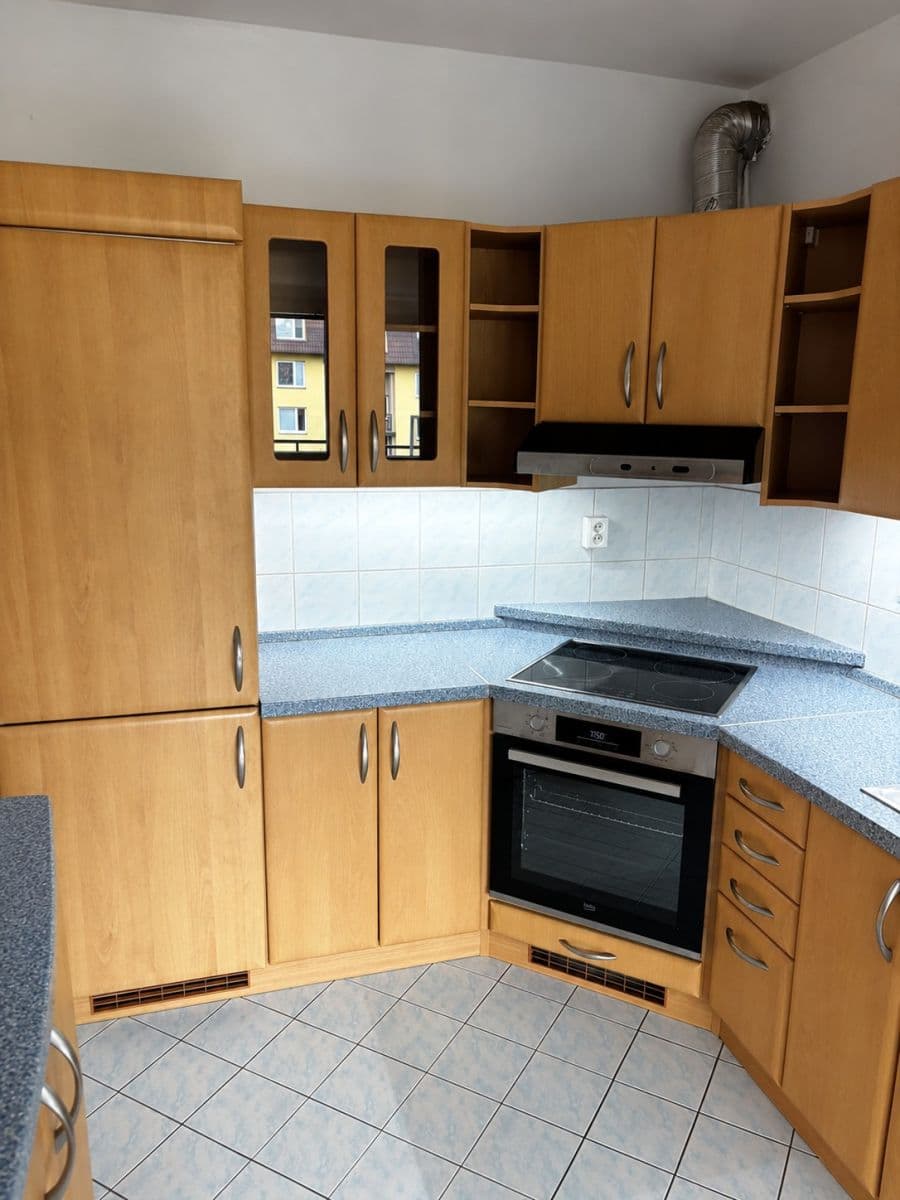Prenájom bytu 3-izbový 65 m², Višňová, Milovice, Středočeský kraj Prenájom bytu 3-izbový 65 m², Višňová, Milovice, Středočeský kraj