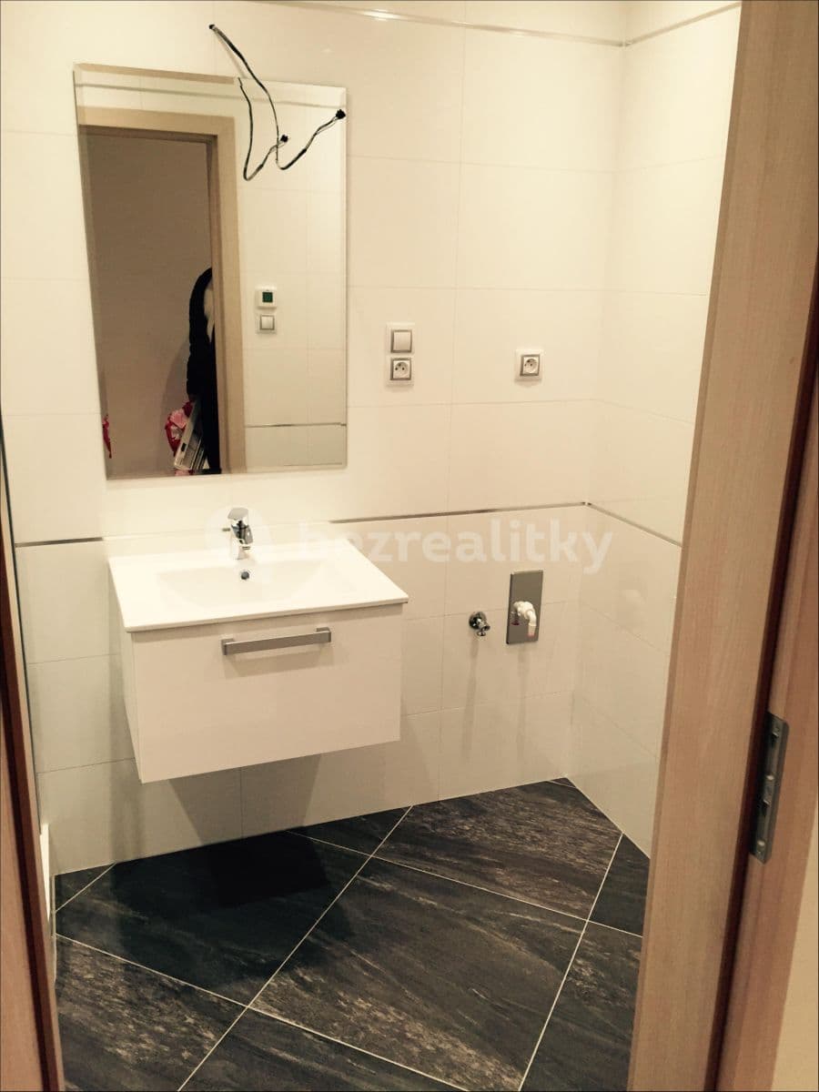 Prenájom bytu 1-izbový 28 m², Olšanská, Praha, Praha Prenájom bytu 1-izbový 28 m², Olšanská, Praha, Praha