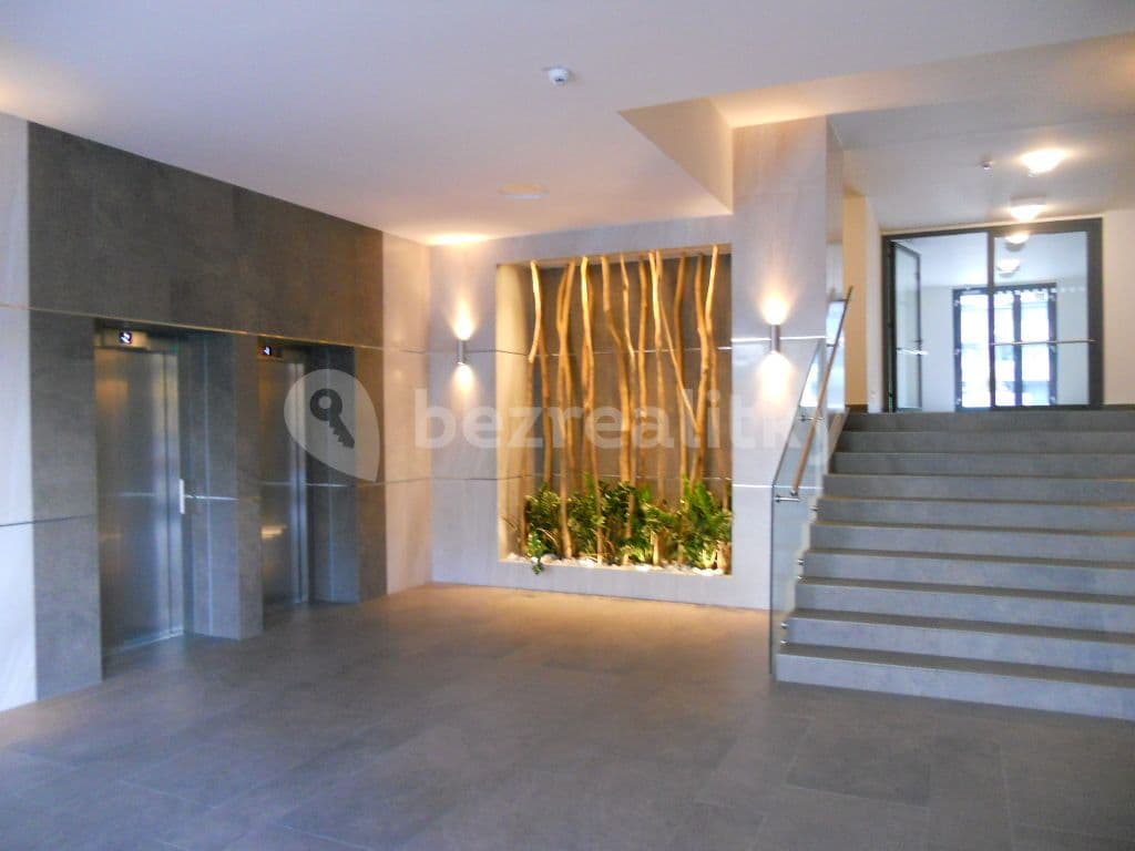 Prenájom bytu 1-izbový 28 m², Olšanská, Praha, Praha Prenájom bytu 1-izbový 28 m², Olšanská, Praha, Praha