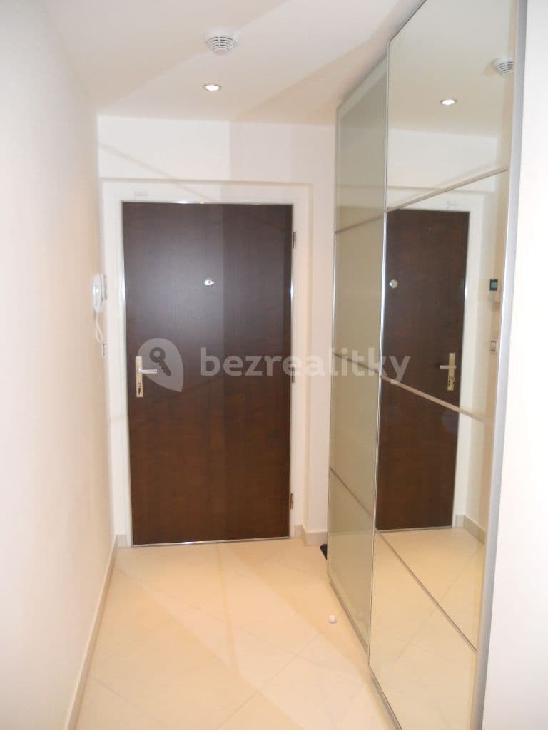 Prenájom bytu 1-izbový 28 m², Olšanská, Praha, Praha Prenájom bytu 1-izbový 28 m², Olšanská, Praha, Praha