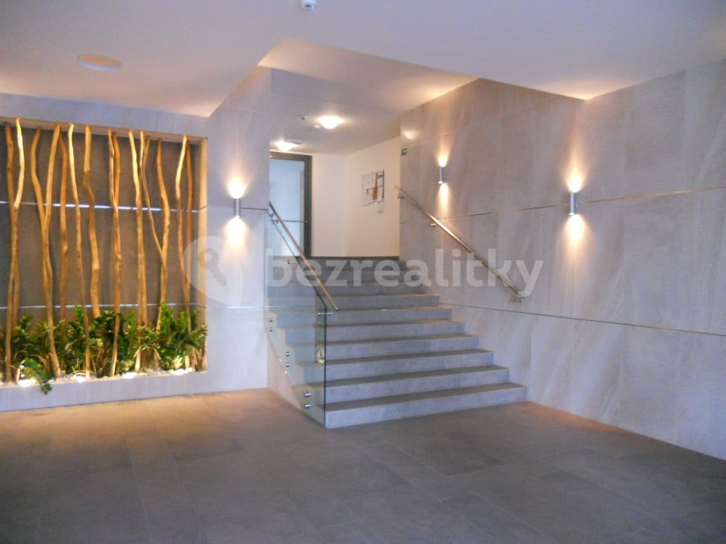 Prenájom bytu 1-izbový 28 m², Olšanská, Praha, Praha Prenájom bytu 1-izbový 28 m², Olšanská, Praha, Praha