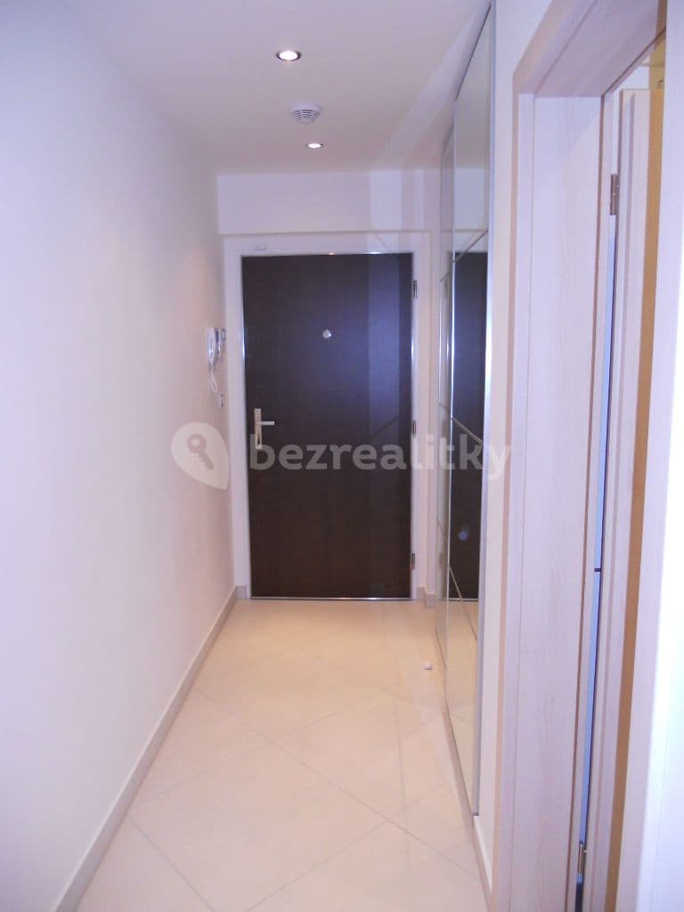 Prenájom bytu 1-izbový 28 m², Olšanská, Praha, Praha Prenájom bytu 1-izbový 28 m², Olšanská, Praha, Praha