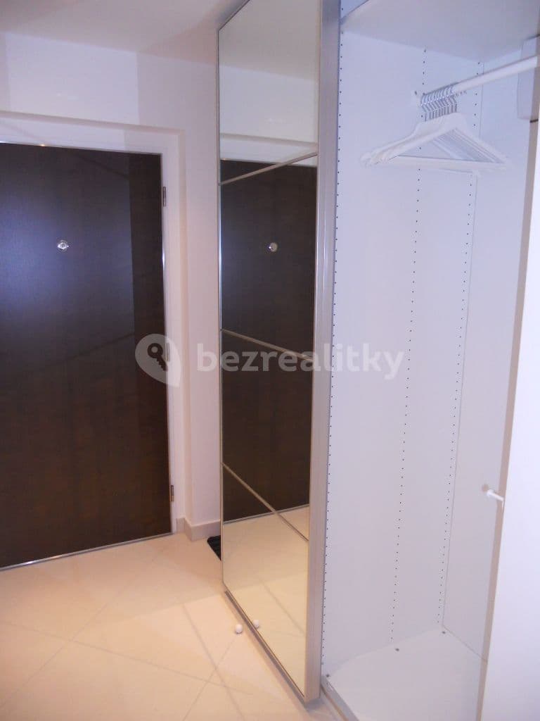 Prenájom bytu 1-izbový 28 m², Olšanská, Praha, Praha Prenájom bytu 1-izbový 28 m², Olšanská, Praha, Praha