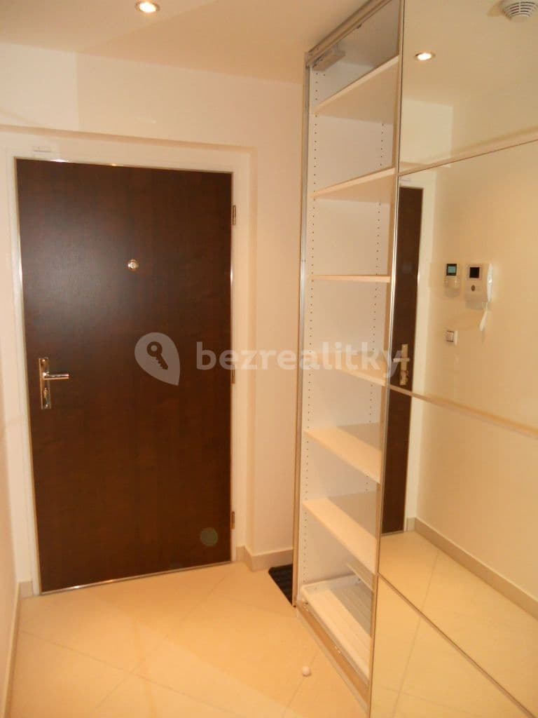 Prenájom bytu 1-izbový 28 m², Olšanská, Praha, Praha Prenájom bytu 1-izbový 28 m², Olšanská, Praha, Praha