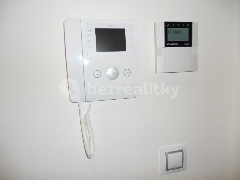 Prenájom bytu 1-izbový 28 m², Olšanská, Praha, Praha Prenájom bytu 1-izbový 28 m², Olšanská, Praha, Praha