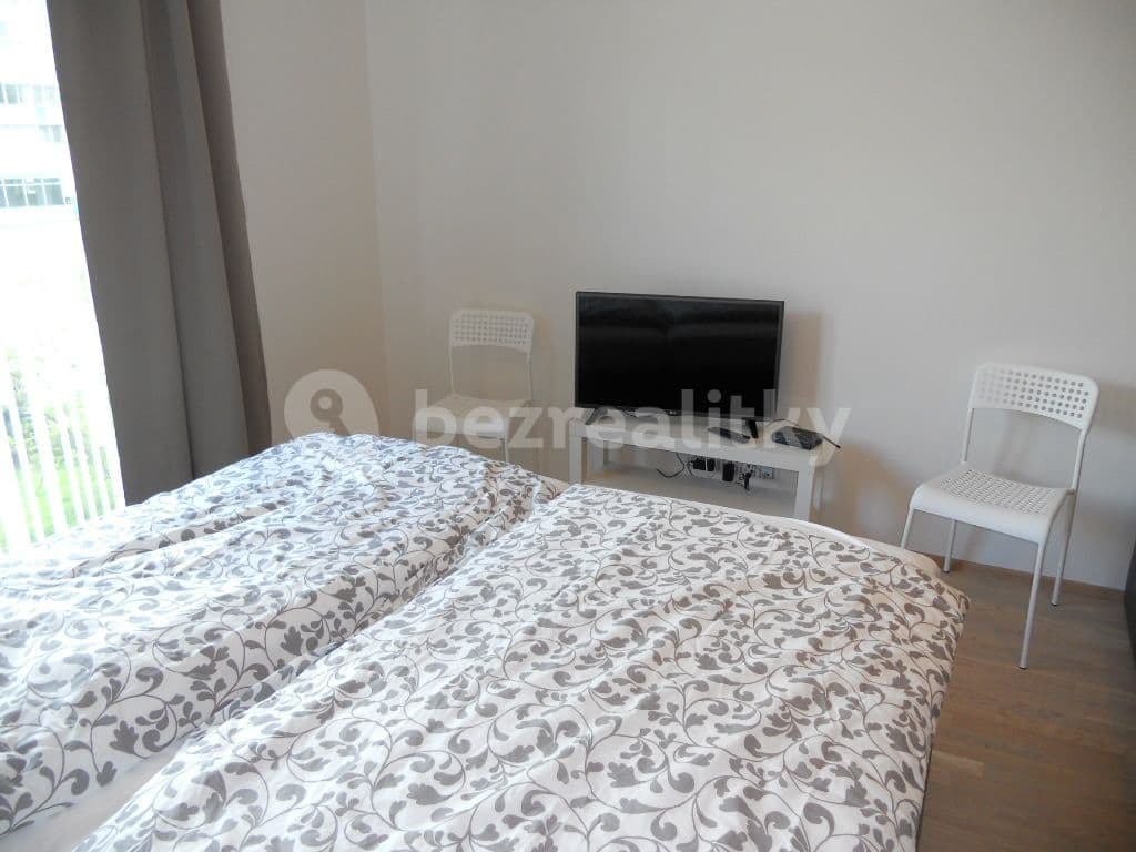 Prenájom bytu 1-izbový 28 m², Olšanská, Praha, Praha Prenájom bytu 1-izbový 28 m², Olšanská, Praha, Praha