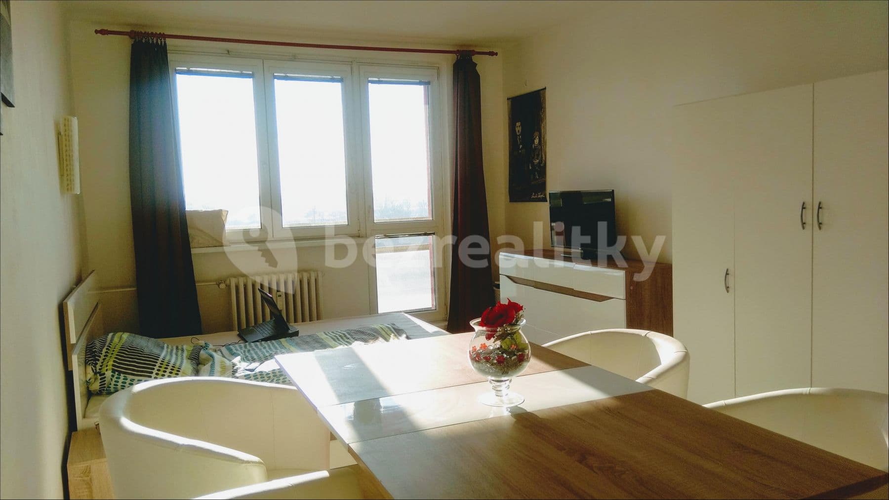 Prenájom bytu 1-izbový 28 m², Gen. Píky, Ostrava, Moravskoslezský kraj Prenájom bytu 1-izbový 28 m², Gen. Píky, Ostrava, Moravskoslezský kraj