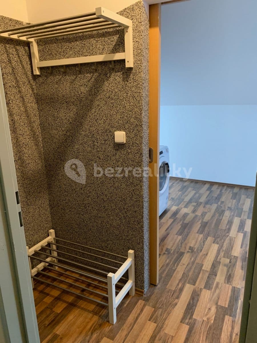 Prenájom bytu 1-izbový 22 m², Roudničská, Hradec Králové, Královéhradecký kraj Prenájom bytu 1-izbový 22 m², Roudničská, Hradec Králové, Královéhradecký kraj