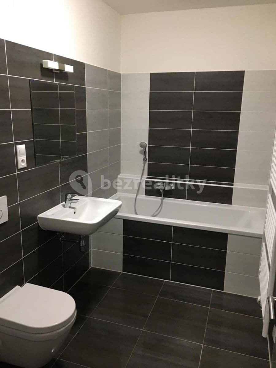 Prenájom bytu 2-izbový 55 m², ulice Generála Selnera, Kladno, Středočeský kraj Prenájom bytu 2-izbový 55 m², ulice Generála Selnera, Kladno, Středočeský kraj