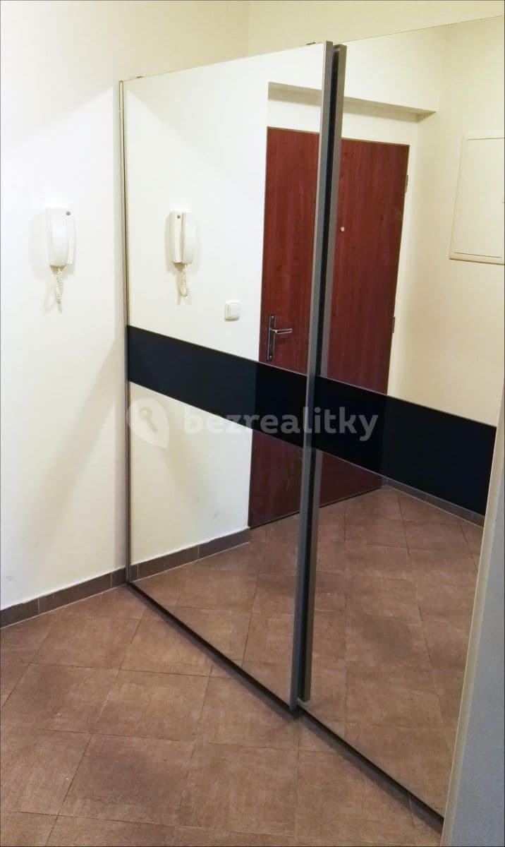 Prenájom bytu 1-izbový 38 m², Modenská, Praha, Praha Prenájom bytu 1-izbový 38 m², Modenská, Praha, Praha