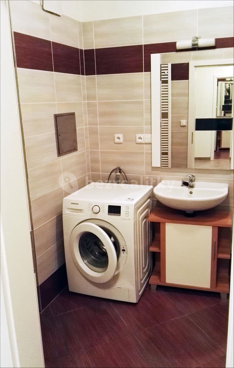 Prenájom bytu 1-izbový 38 m², Modenská, Praha, Praha Prenájom bytu 1-izbový 38 m², Modenská, Praha, Praha