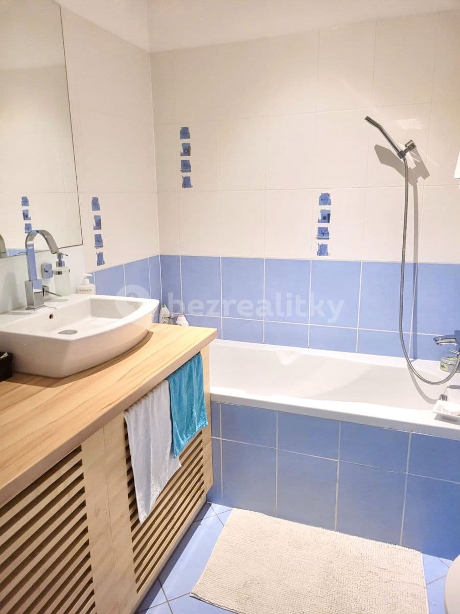 Prenájom bytu 2-izbový 41 m², Mattioliho, Praha, Praha Prenájom bytu 2-izbový 41 m², Mattioliho, Praha, Praha