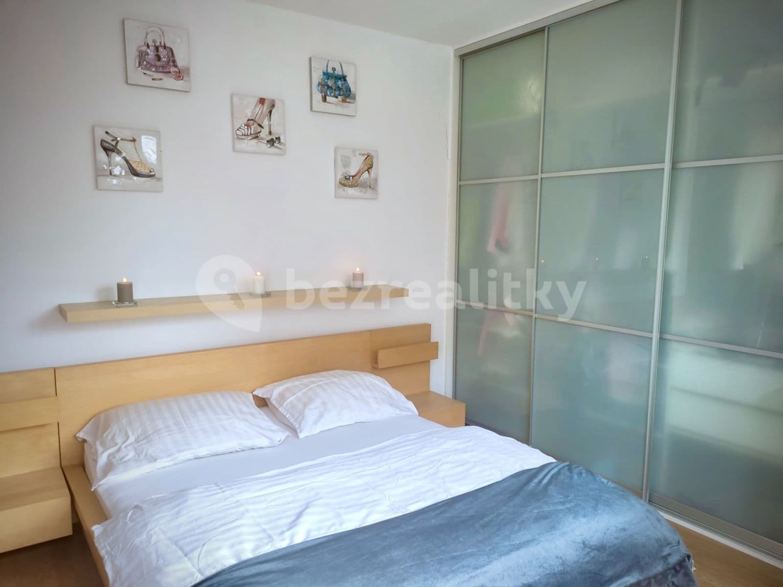 Prenájom bytu 2-izbový 41 m², Mattioliho, Praha, Praha Prenájom bytu 2-izbový 41 m², Mattioliho, Praha, Praha