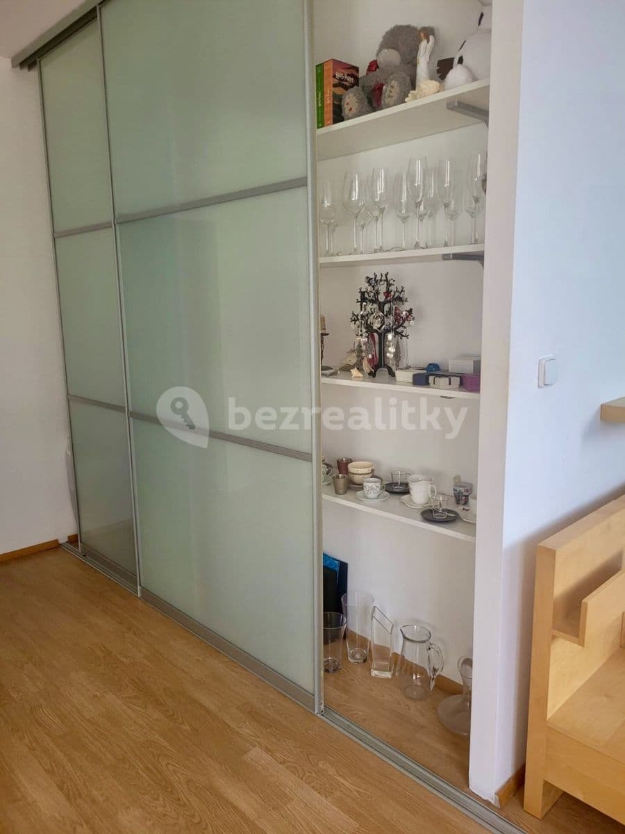 Prenájom bytu 2-izbový 41 m², Mattioliho, Praha, Praha Prenájom bytu 2-izbový 41 m², Mattioliho, Praha, Praha