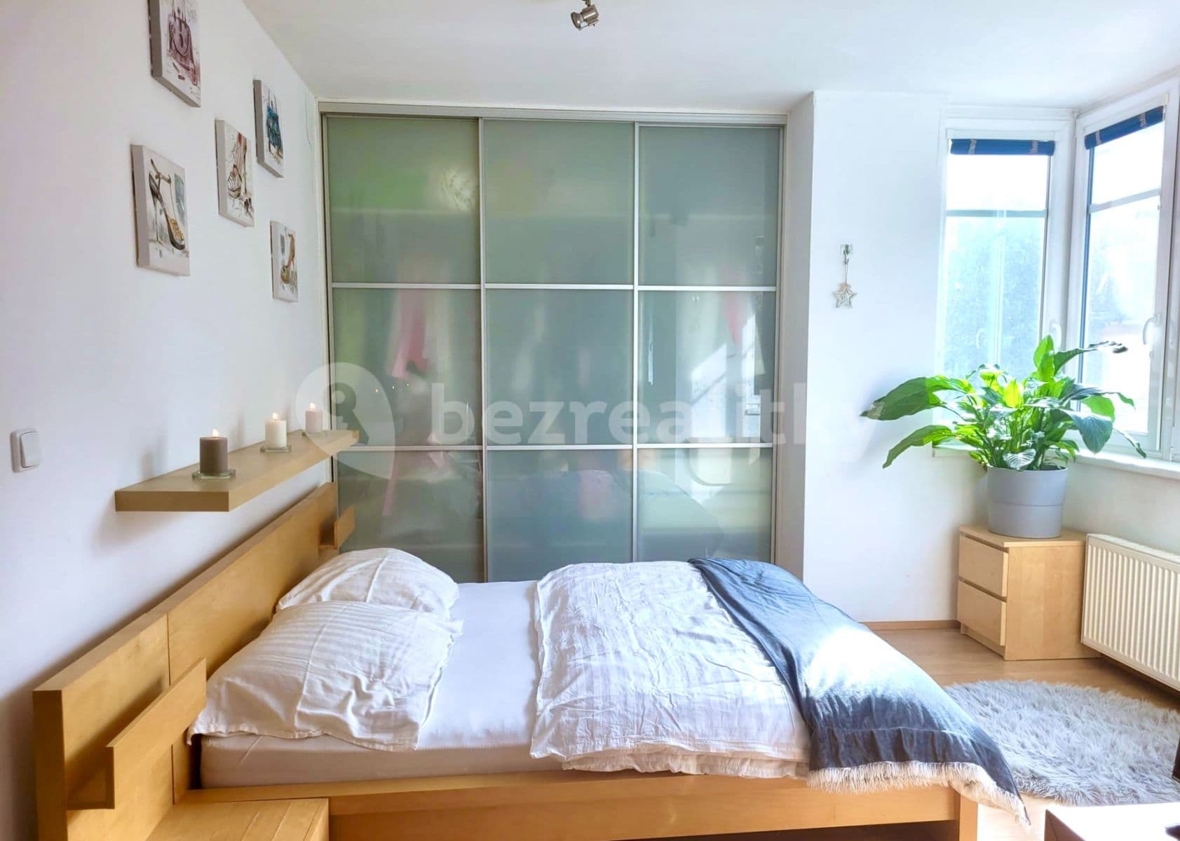 Prenájom bytu 2-izbový 41 m², Mattioliho, Praha, Praha Prenájom bytu 2-izbový 41 m², Mattioliho, Praha, Praha