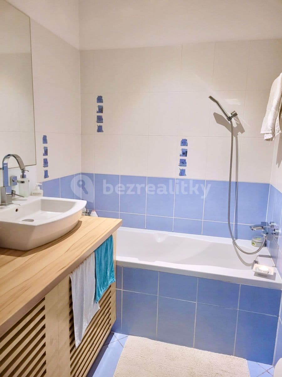 Prenájom bytu 2-izbový 41 m², Mattioliho, Praha, Praha Prenájom bytu 2-izbový 41 m², Mattioliho, Praha, Praha