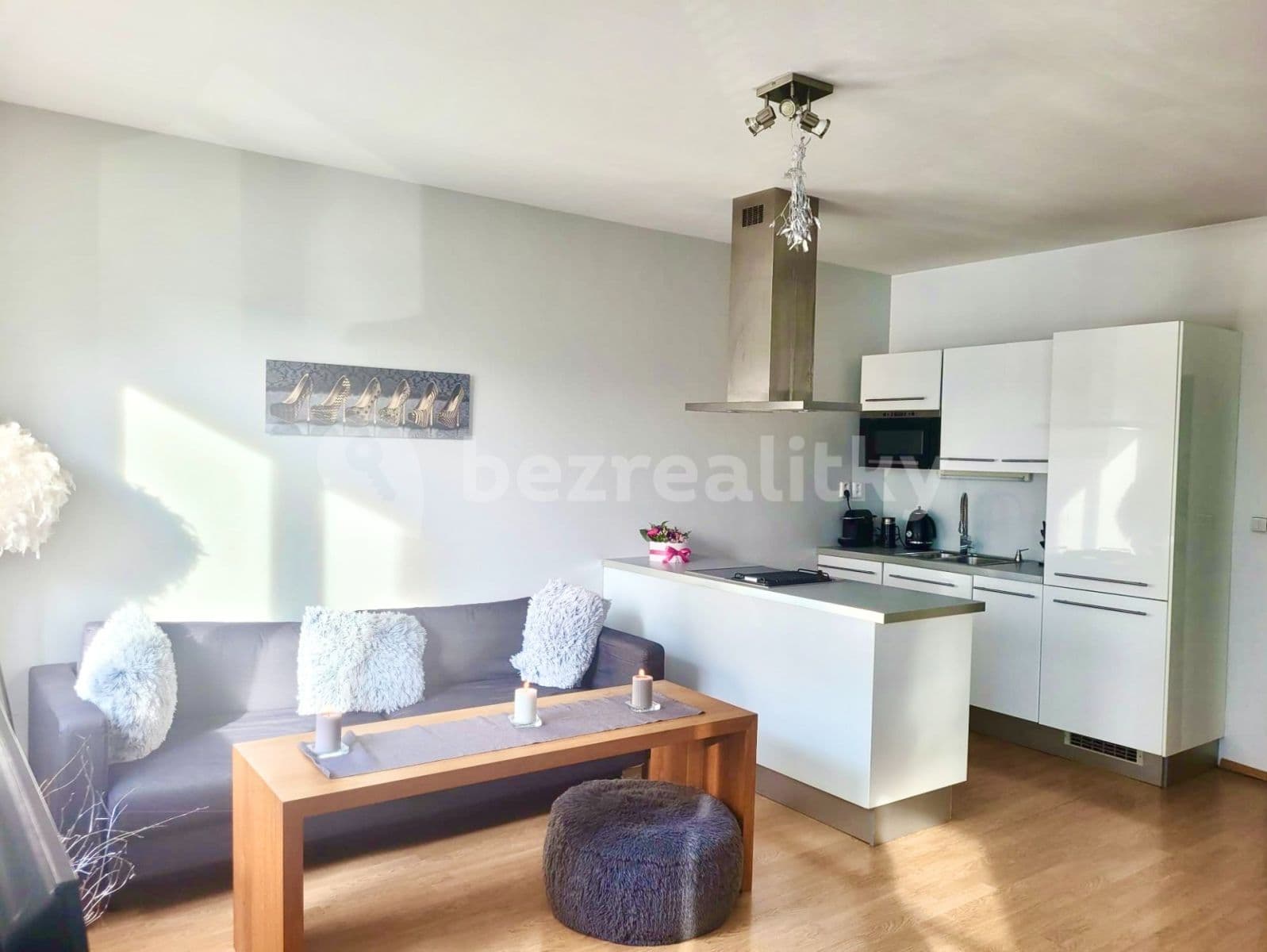 Prenájom bytu 2-izbový 41 m², Mattioliho, Praha, Praha Prenájom bytu 2-izbový 41 m², Mattioliho, Praha, Praha