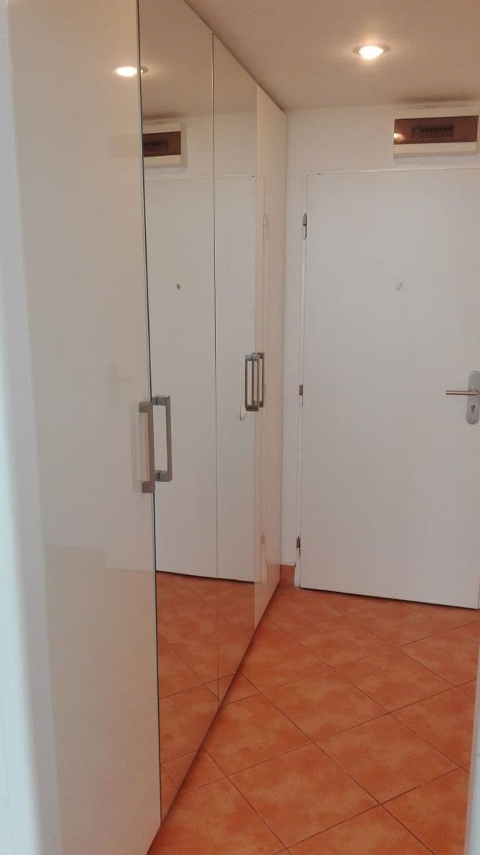 Prenájom bytu 1-izbový 32 m², Bulharská, Praha, Praha Prenájom bytu 1-izbový 32 m², Bulharská, Praha, Praha