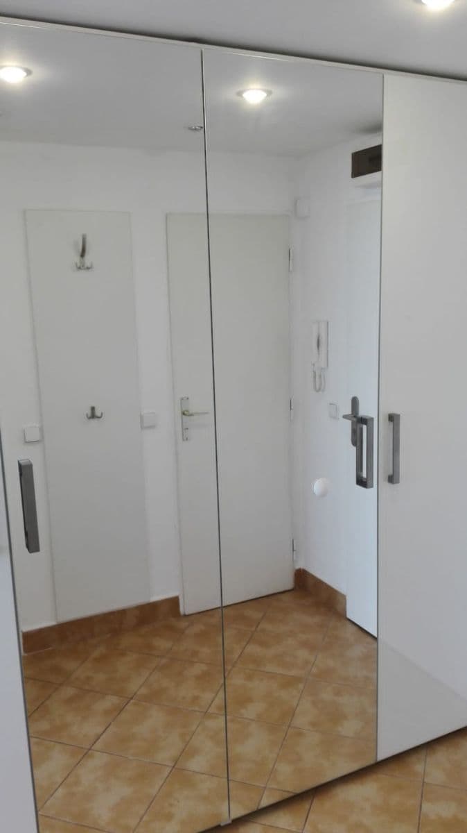 Prenájom bytu 1-izbový 32 m², Bulharská, Praha, Praha Prenájom bytu 1-izbový 32 m², Bulharská, Praha, Praha