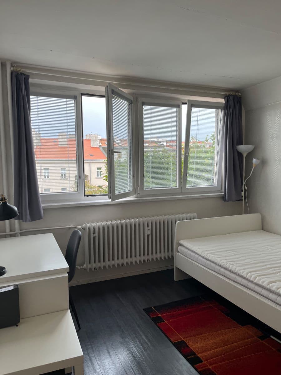 Prenájom bytu 1-izbový 32 m², Bulharská, Praha, Praha Prenájom bytu 1-izbový 32 m², Bulharská, Praha, Praha