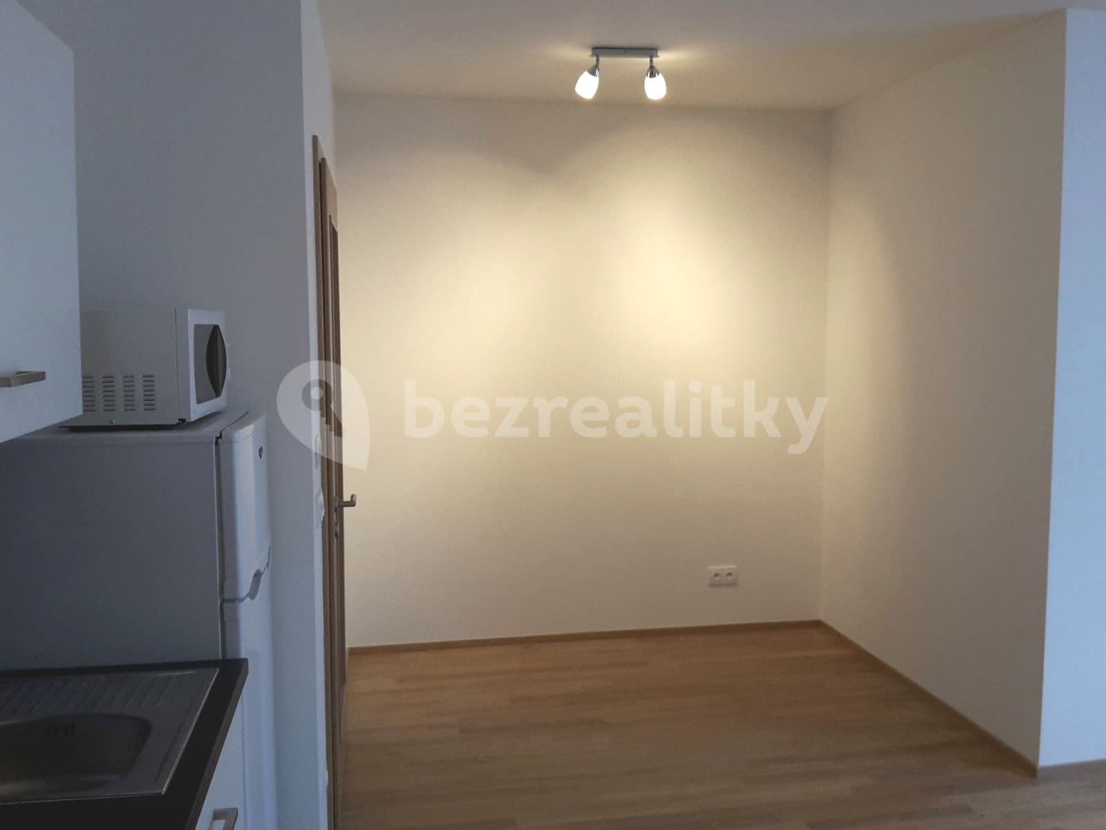 Prenájom bytu 1-izbový 32 m², Čumpelíkova, Praha, Praha Prenájom bytu 1-izbový 32 m², Čumpelíkova, Praha, Praha