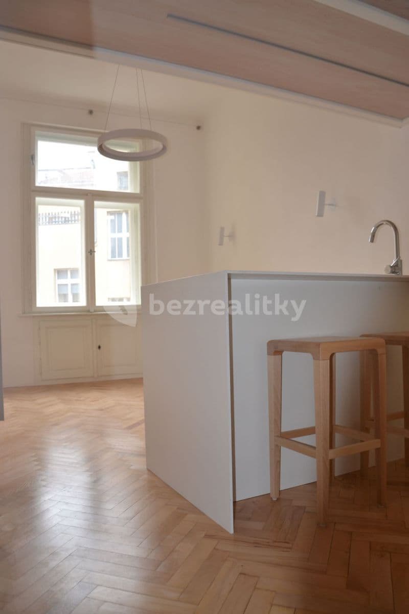 Prenájom bytu 1-izbový 18 m², U Obecního dvora, Praha, Praha Prenájom bytu 1-izbový 18 m², U Obecního dvora, Praha, Praha