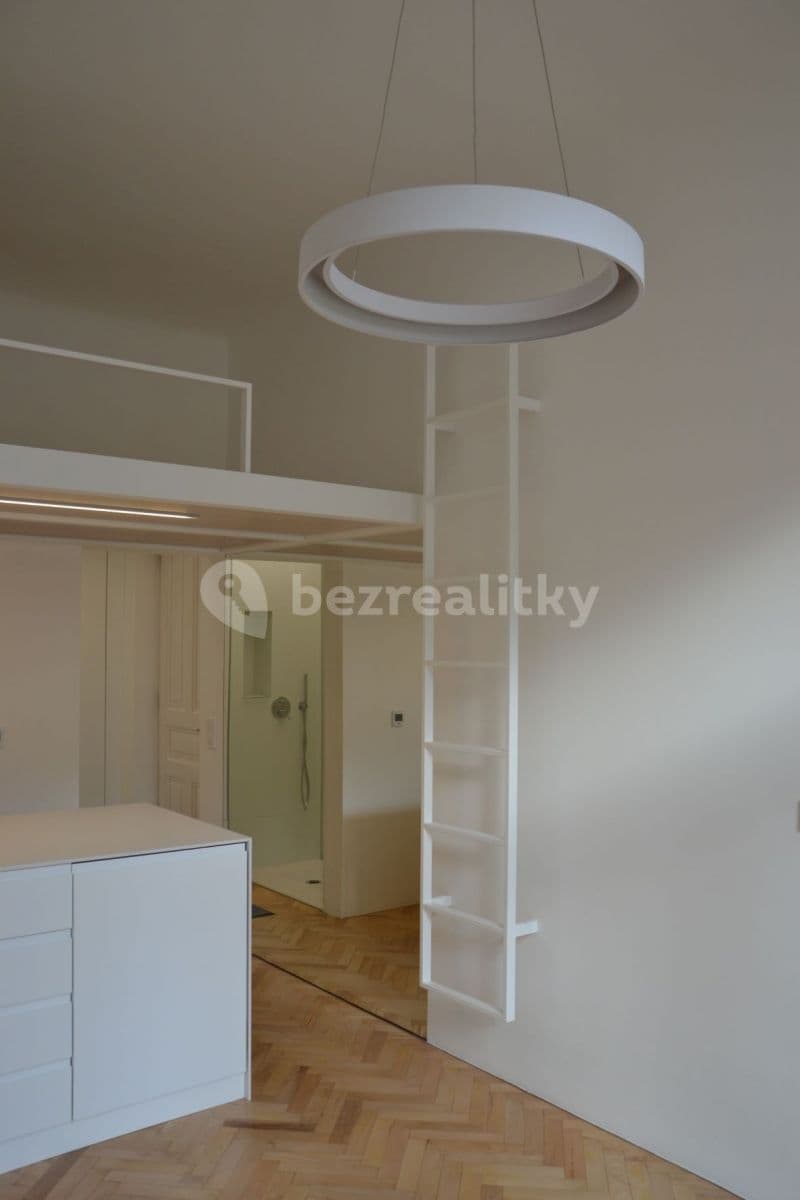 Prenájom bytu 1-izbový 18 m², U Obecního dvora, Praha, Praha Prenájom bytu 1-izbový 18 m², U Obecního dvora, Praha, Praha