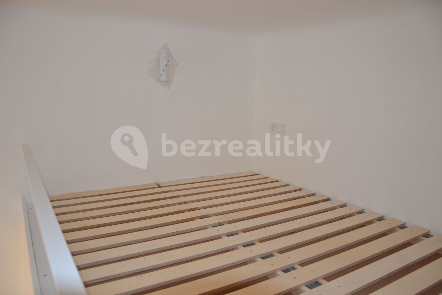 Prenájom bytu 1-izbový 18 m², U Obecního dvora, Praha, Praha Prenájom bytu 1-izbový 18 m², U Obecního dvora, Praha, Praha