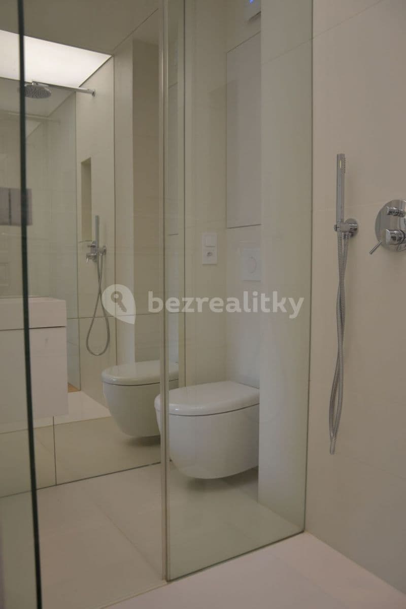 Prenájom bytu 1-izbový 18 m², U Obecního dvora, Praha, Praha Prenájom bytu 1-izbový 18 m², U Obecního dvora, Praha, Praha