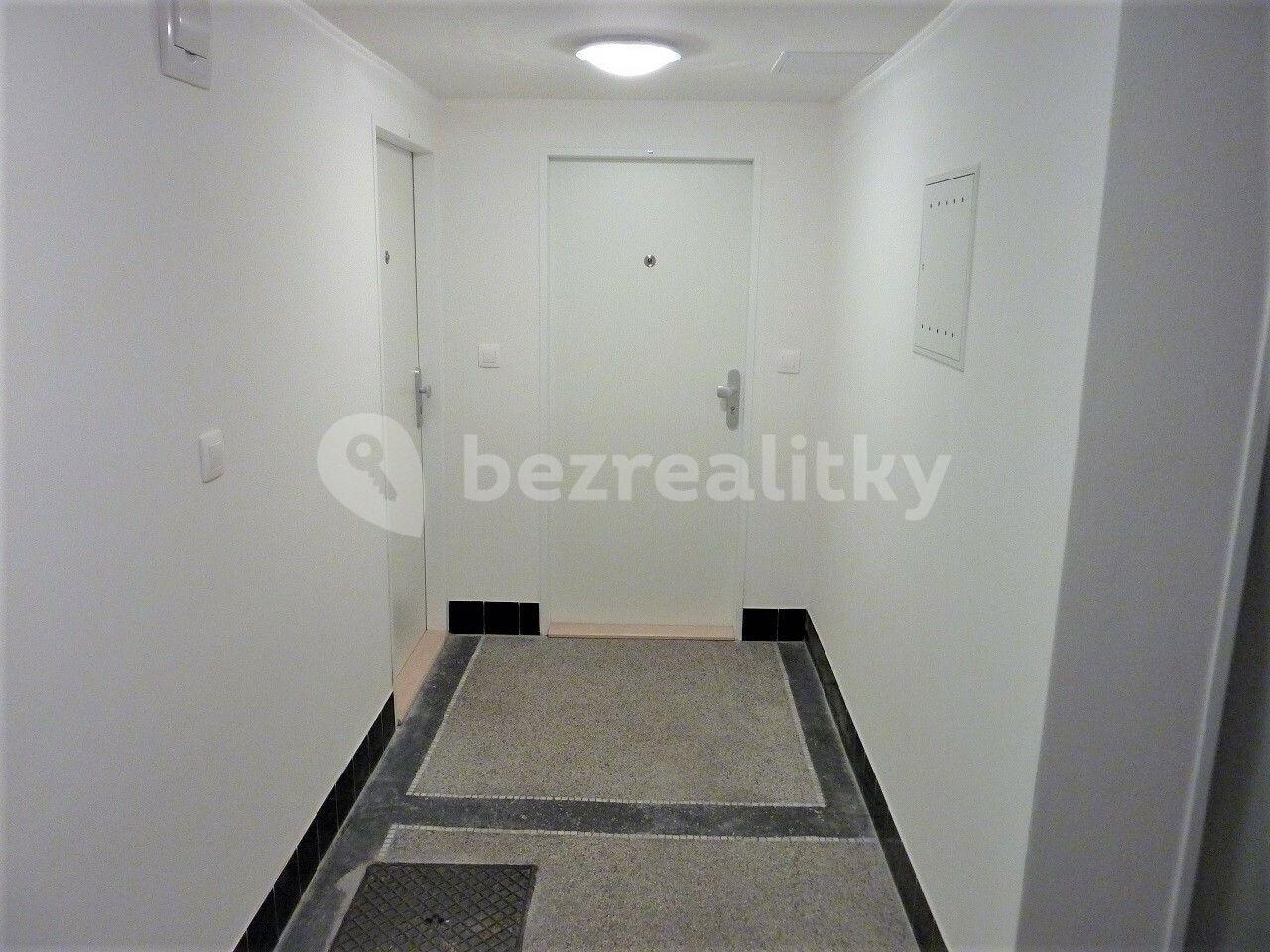 Prenájom bytu 2-izbový 27 m², Nad Koupalištěm, Praha, Praha