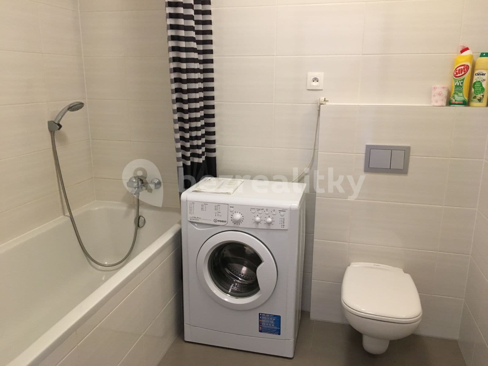 Prenájom bytu 1-izbový 33 m², Pod Jarovem, Praha, Praha Prenájom bytu 1-izbový 33 m², Pod Jarovem, Praha, Praha