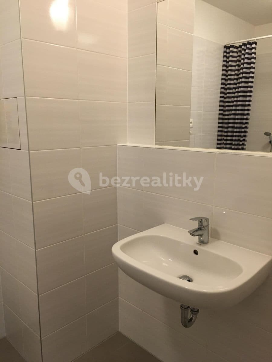 Prenájom bytu 1-izbový 33 m², Pod Jarovem, Praha, Praha Prenájom bytu 1-izbový 33 m², Pod Jarovem, Praha, Praha