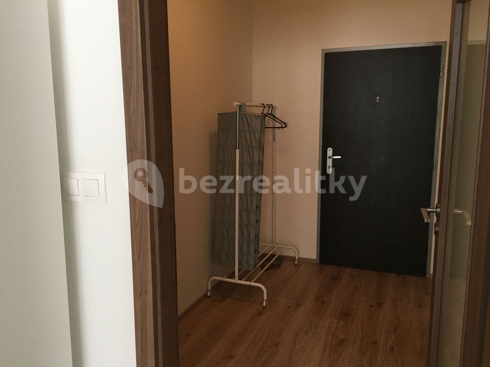 Prenájom bytu 1-izbový 33 m², Pod Jarovem, Praha, Praha Prenájom bytu 1-izbový 33 m², Pod Jarovem, Praha, Praha