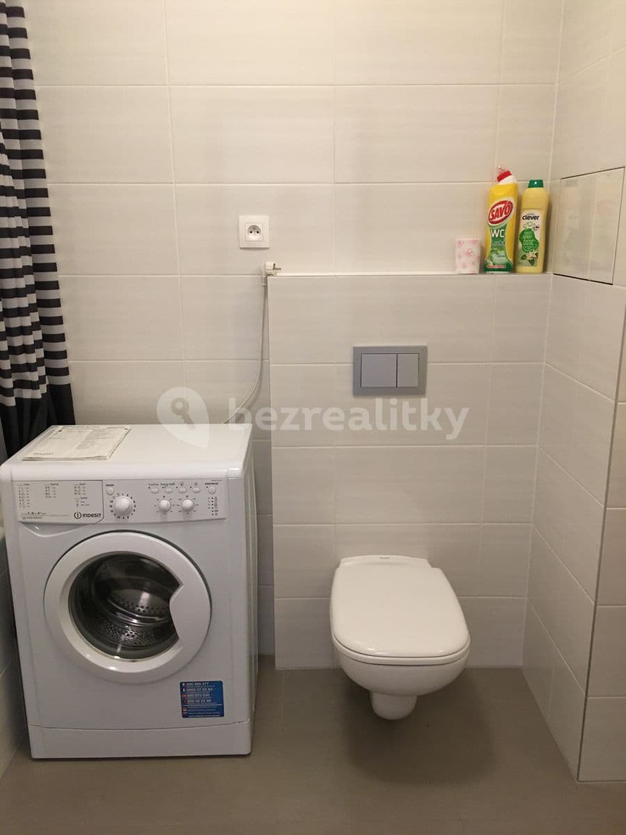 Prenájom bytu 1-izbový 33 m², Pod Jarovem, Praha, Praha Prenájom bytu 1-izbový 33 m², Pod Jarovem, Praha, Praha