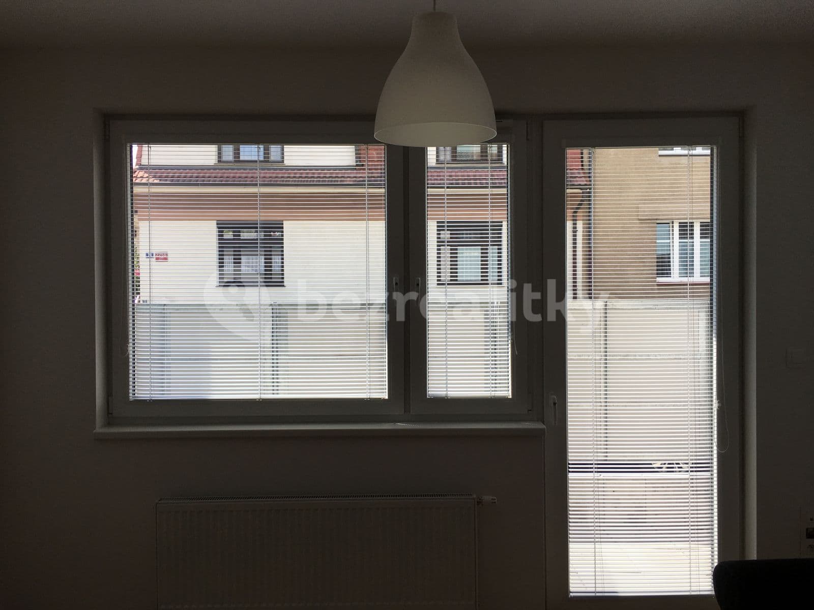Prenájom bytu 1-izbový 33 m², Pod Jarovem, Praha, Praha Prenájom bytu 1-izbový 33 m², Pod Jarovem, Praha, Praha