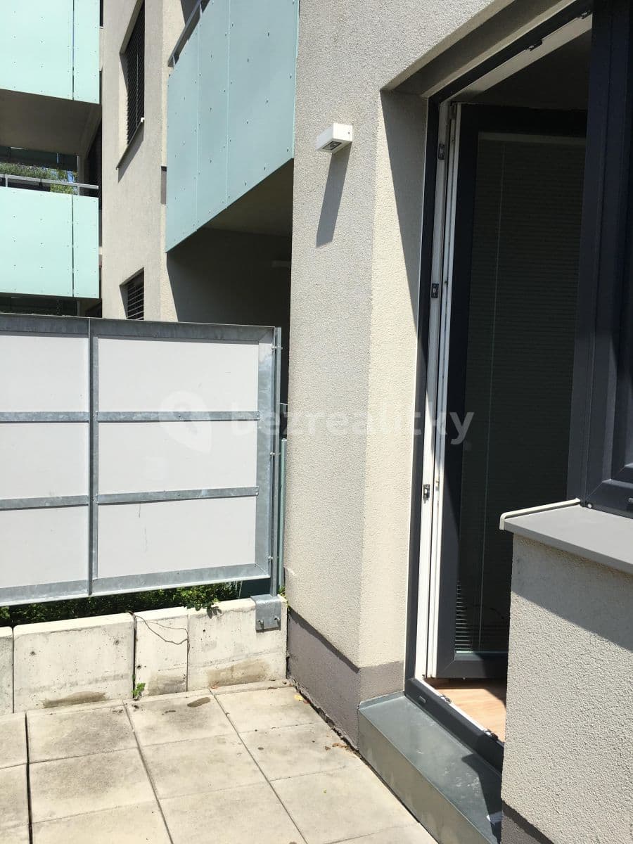 Prenájom bytu 1-izbový 33 m², Pod Jarovem, Praha, Praha Prenájom bytu 1-izbový 33 m², Pod Jarovem, Praha, Praha