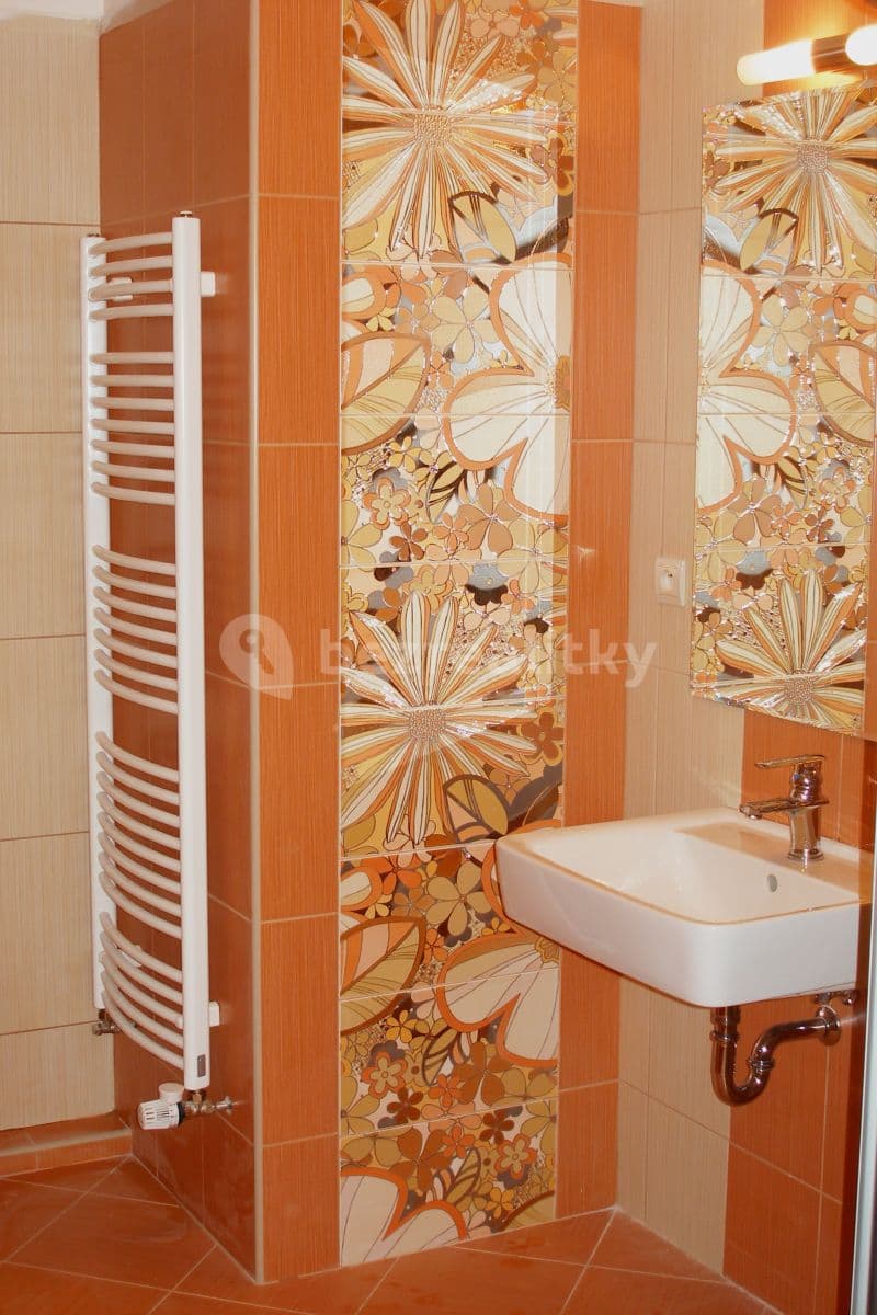 Prenájom bytu 3-izbový 106 m², Otradovická, Praha, Praha Prenájom bytu 3-izbový 106 m², Otradovická, Praha, Praha