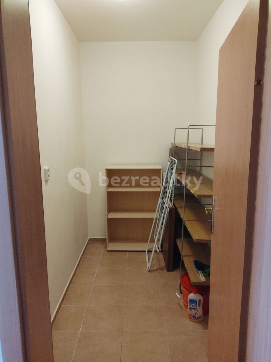 Prenájom bytu 3-izbový 106 m², Otradovická, Praha, Praha Prenájom bytu 3-izbový 106 m², Otradovická, Praha, Praha