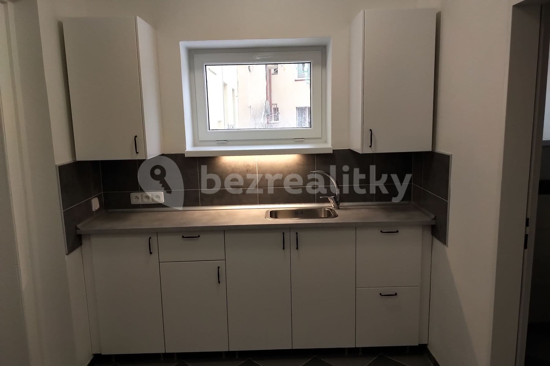 Prenájom nebytového priestoru 85 m², Zenklova, Praha, Praha Prenájom nebytového priestoru 85 m², Zenklova, Praha, Praha