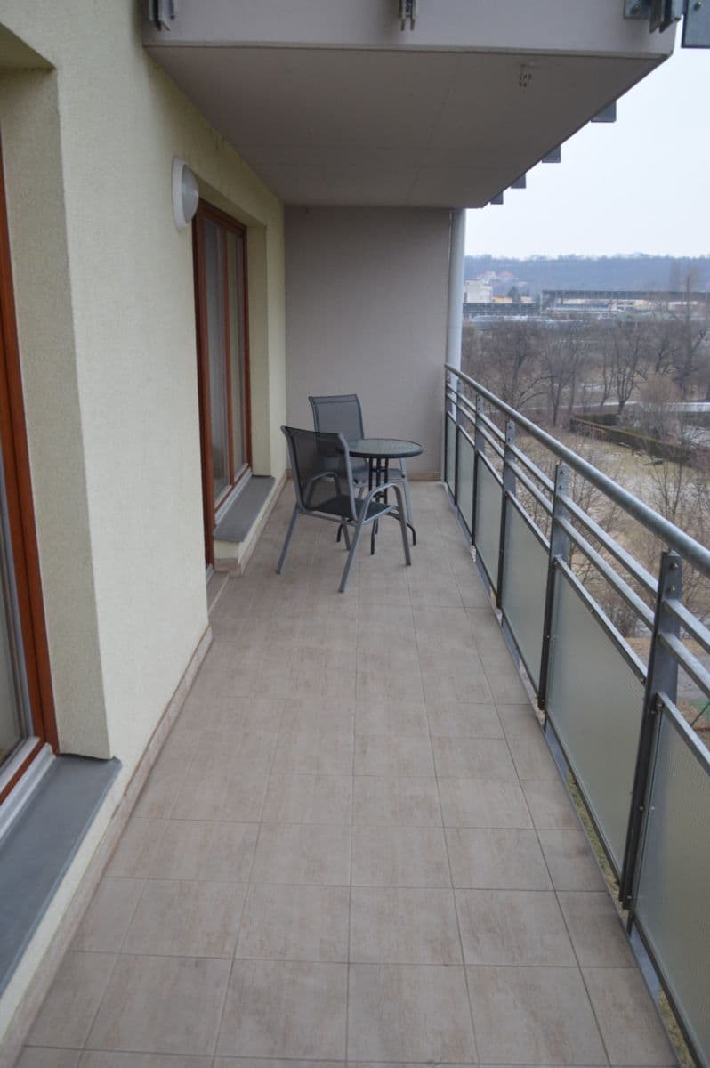 Prenájom bytu 2-izbový 69 m², Jana Přibíka, Praha, Praha Prenájom bytu 2-izbový 69 m², Jana Přibíka, Praha, Praha