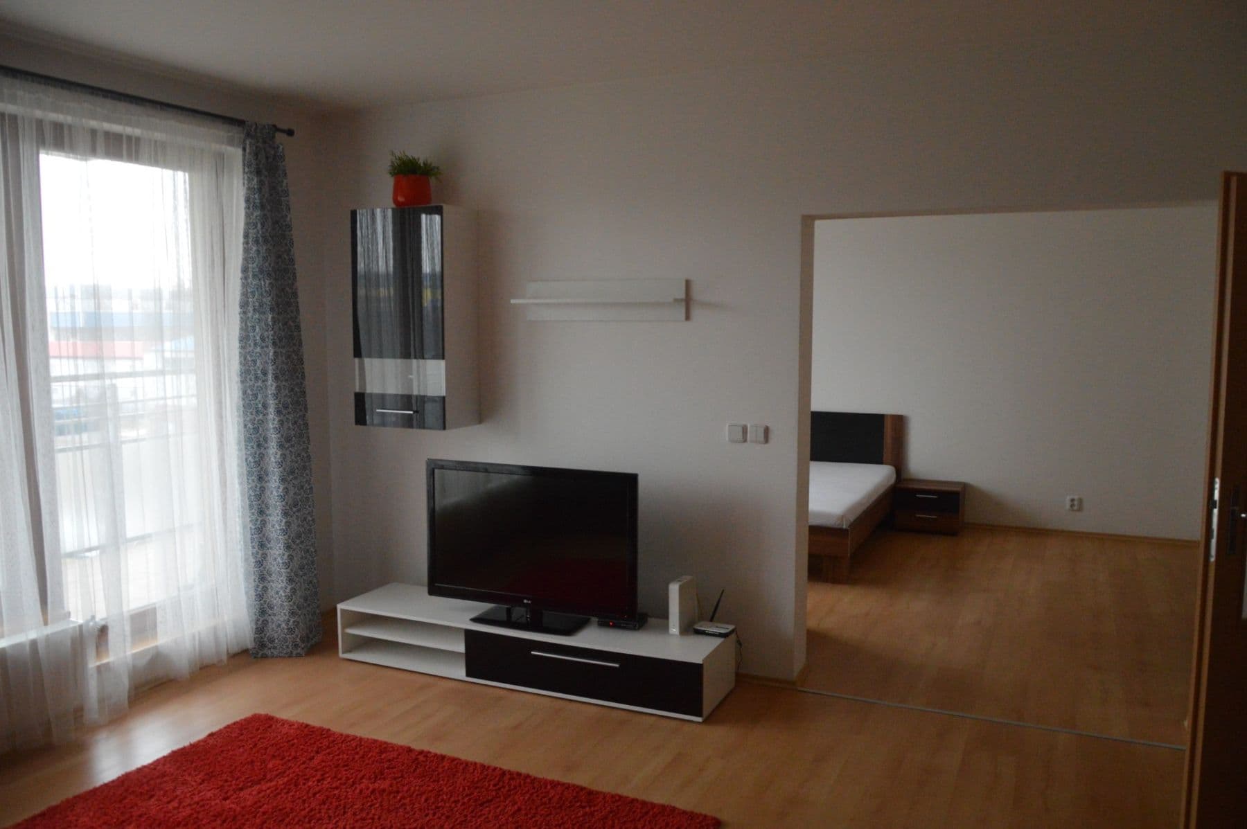 Prenájom bytu 2-izbový 69 m², Jana Přibíka, Praha, Praha Prenájom bytu 2-izbový 69 m², Jana Přibíka, Praha, Praha