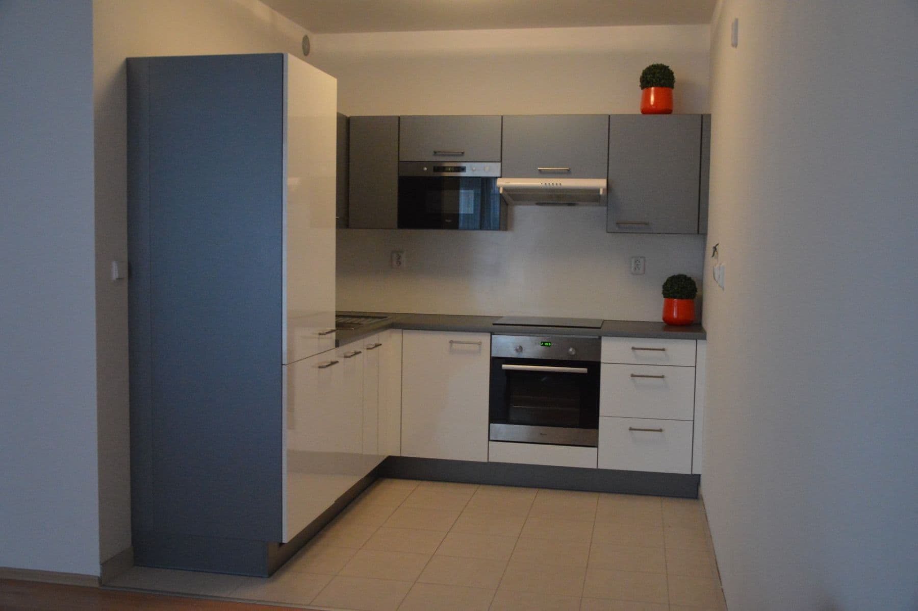 Prenájom bytu 2-izbový 69 m², Jana Přibíka, Praha, Praha Prenájom bytu 2-izbový 69 m², Jana Přibíka, Praha, Praha