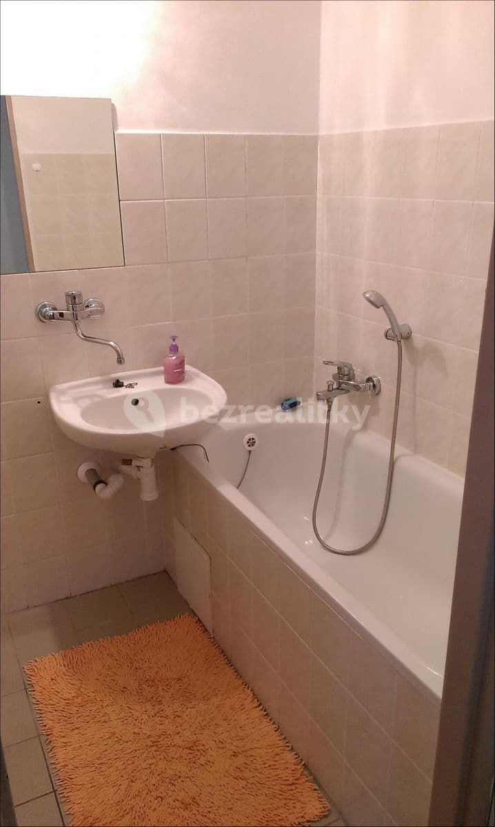 Prenájom bytu 2-izbový 57 m², Pod Zámečkem, Hradec Králové, Královéhradecký kraj Prenájom bytu 2-izbový 57 m², Pod Zámečkem, Hradec Králové, Královéhradecký kraj