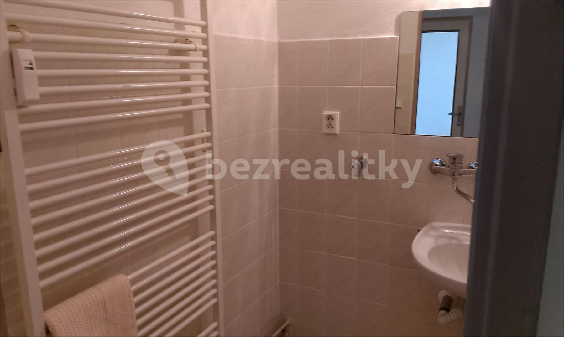 Prenájom bytu 2-izbový 57 m², Pod Zámečkem, Hradec Králové, Královéhradecký kraj Prenájom bytu 2-izbový 57 m², Pod Zámečkem, Hradec Králové, Královéhradecký kraj