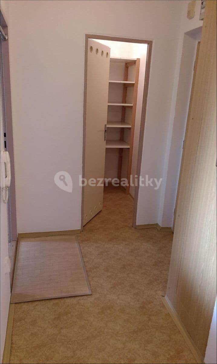 Prenájom bytu 2-izbový 57 m², Pod Zámečkem, Hradec Králové, Královéhradecký kraj Prenájom bytu 2-izbový 57 m², Pod Zámečkem, Hradec Králové, Královéhradecký kraj
