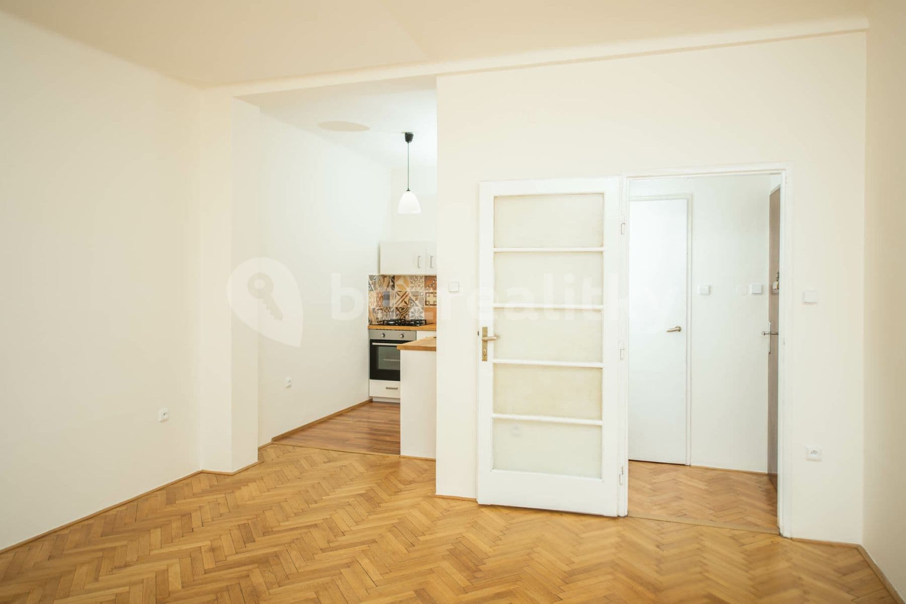 Prenájom bytu 1-izbový 32 m², Bulharská, Praha, Praha Prenájom bytu 1-izbový 32 m², Bulharská, Praha, Praha